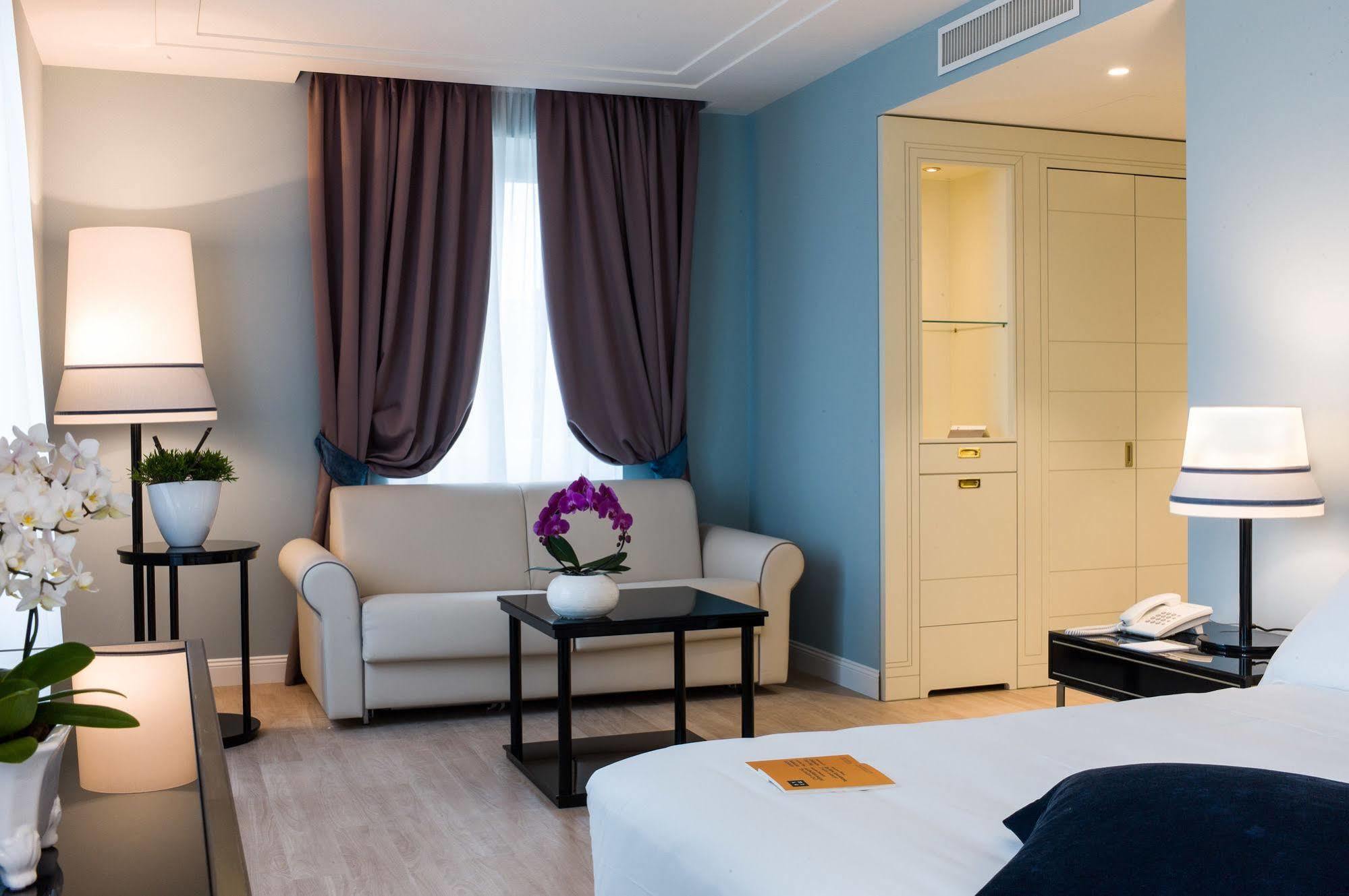 Palace 4*